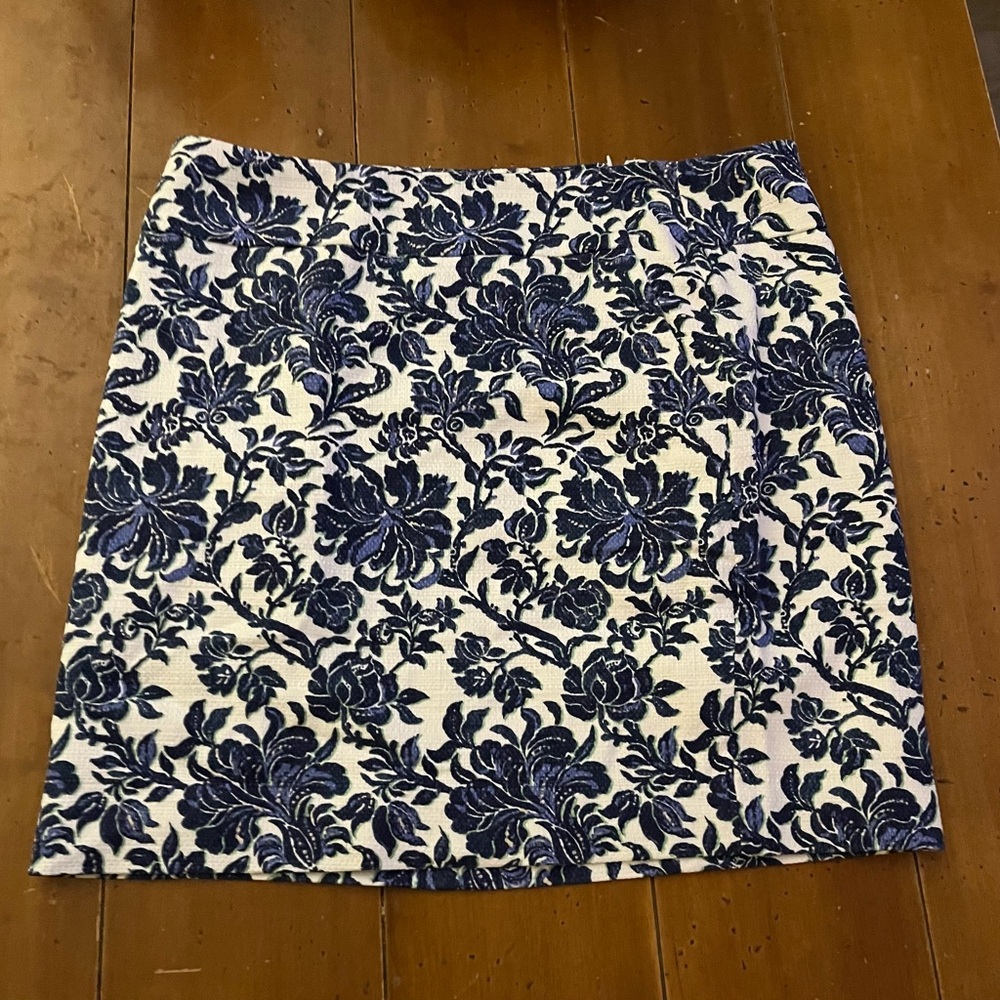 Ann Taylor Navy and Cream Floral Mini Skirt